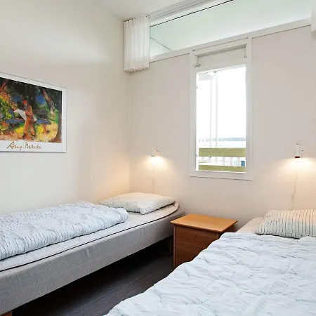 Apartment Xvi
